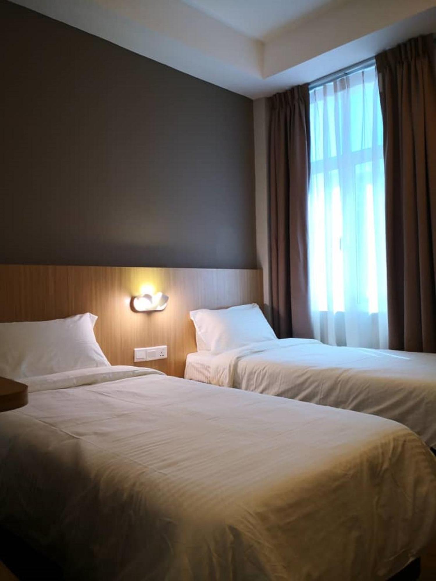 Twin Room - Photo 4