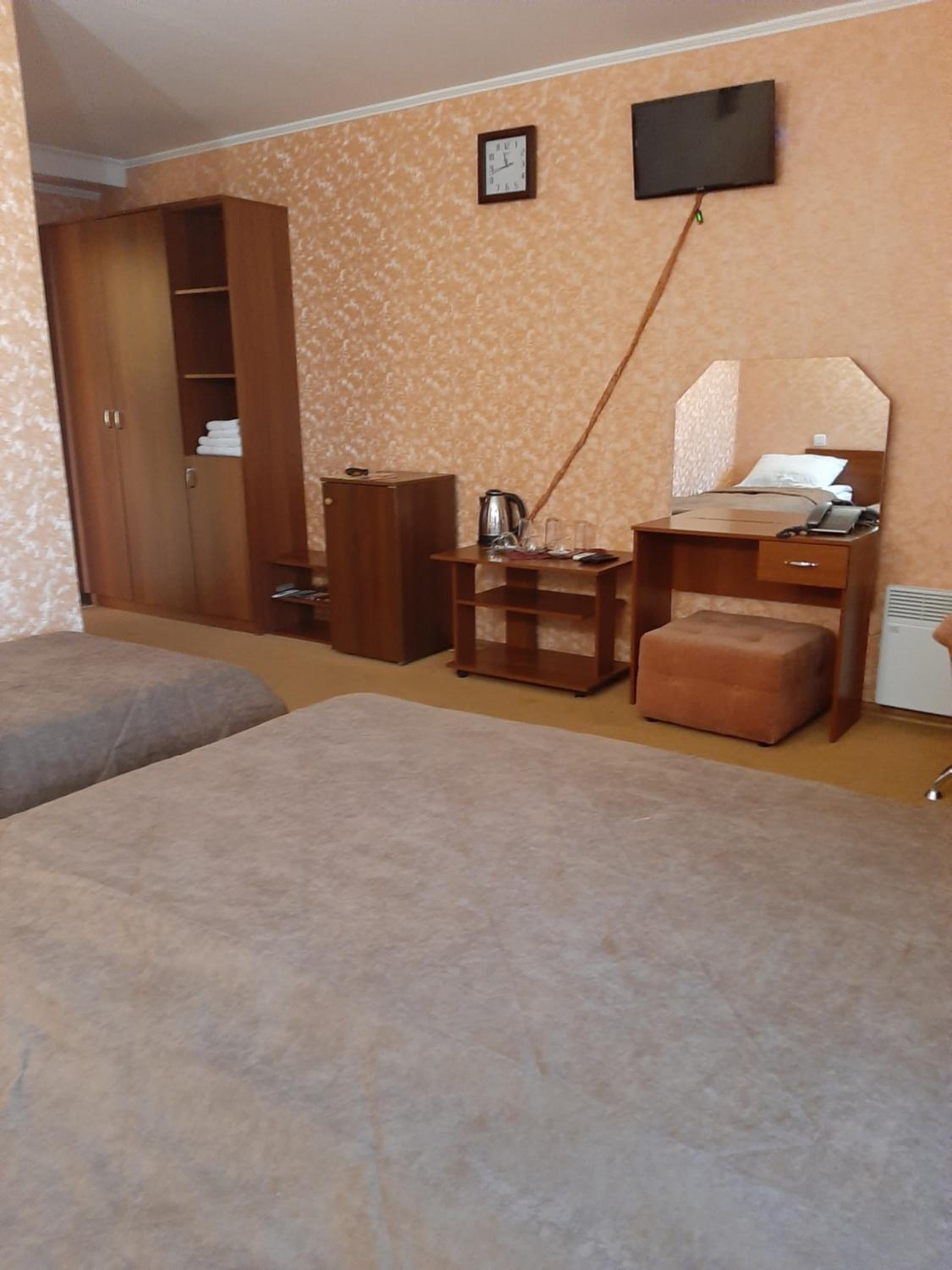 Family Room (2 Adults + 1 Child)