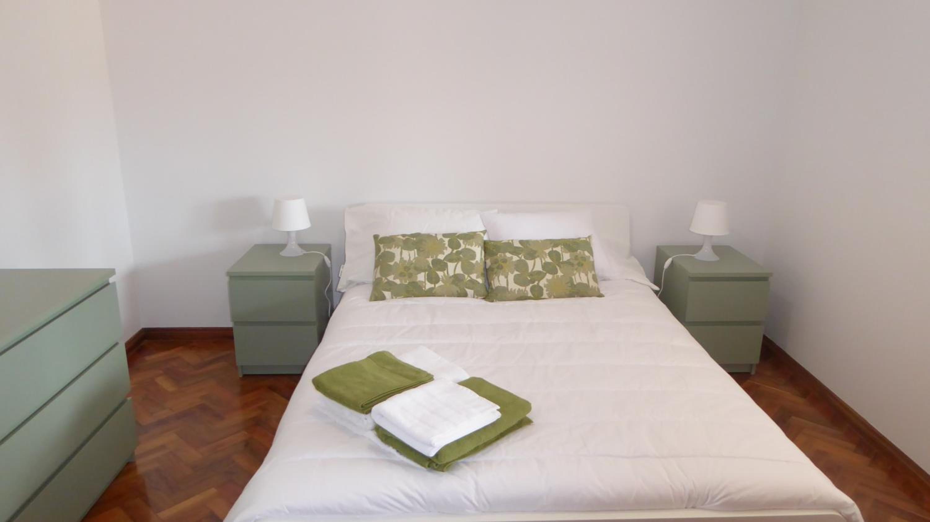 Three-Bedroom Apartment - Photo 5