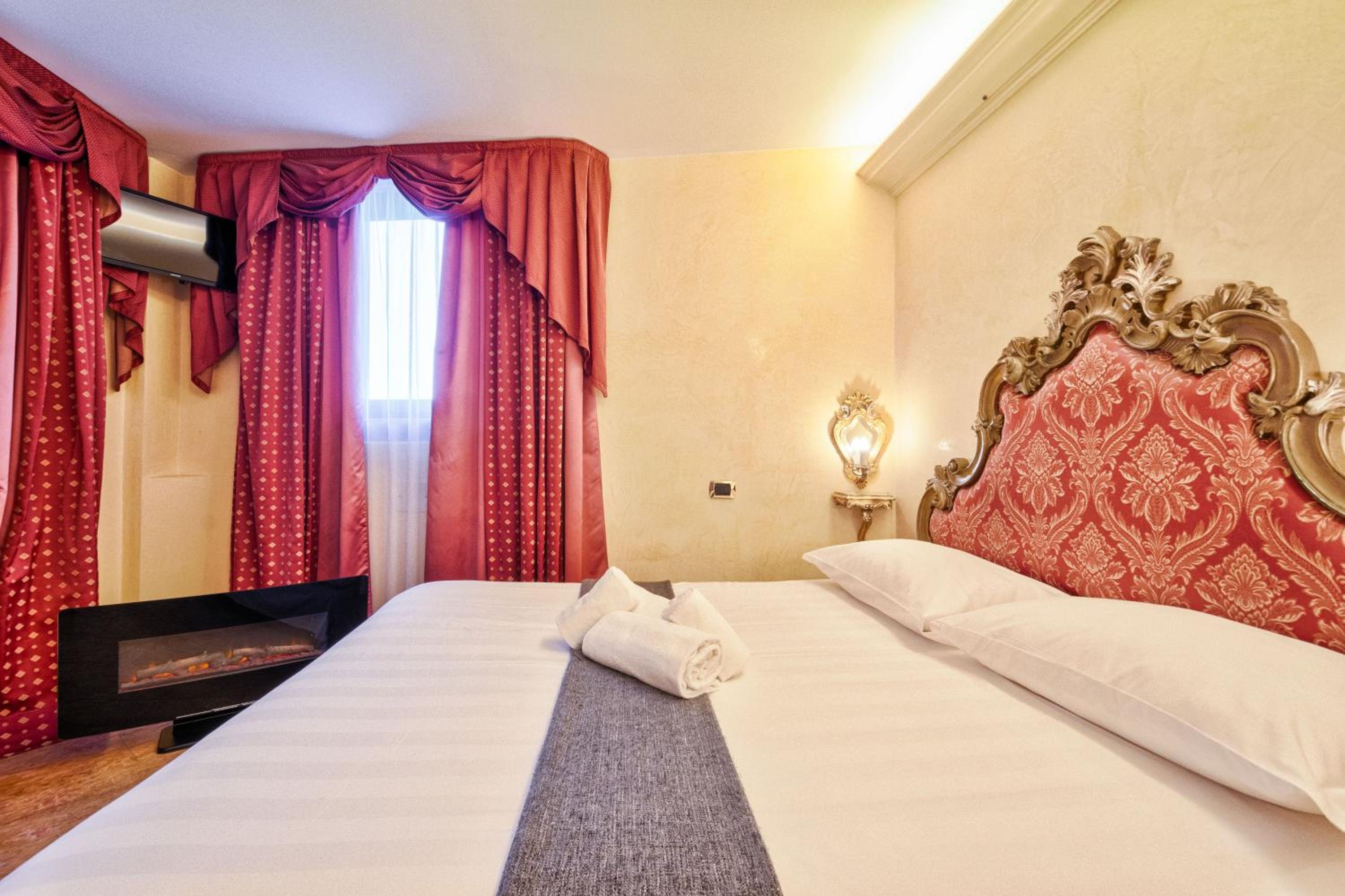 Superior Double Room with Lagoon View photo 1