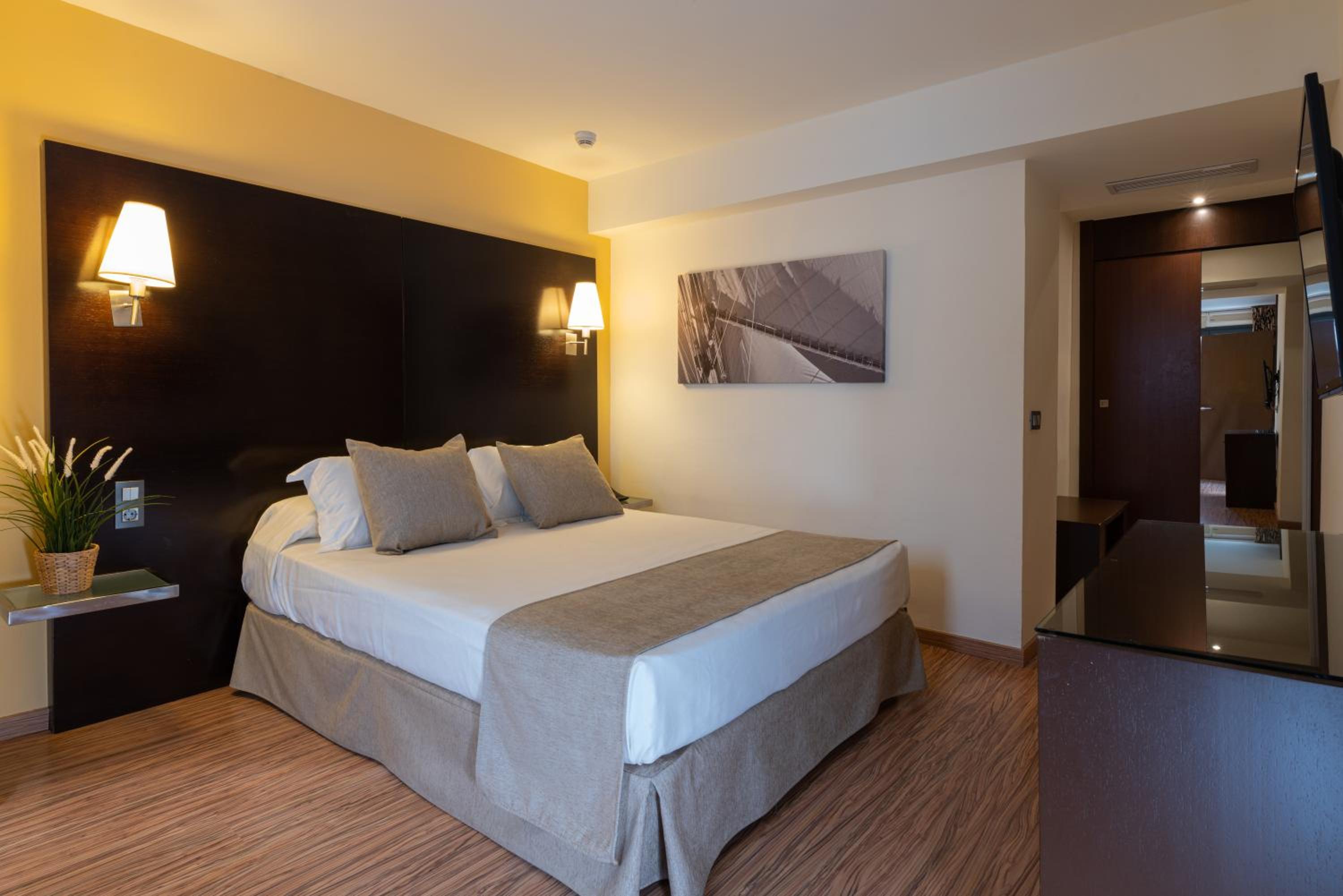 Habitación familiar (2 adultos + 1 niño)