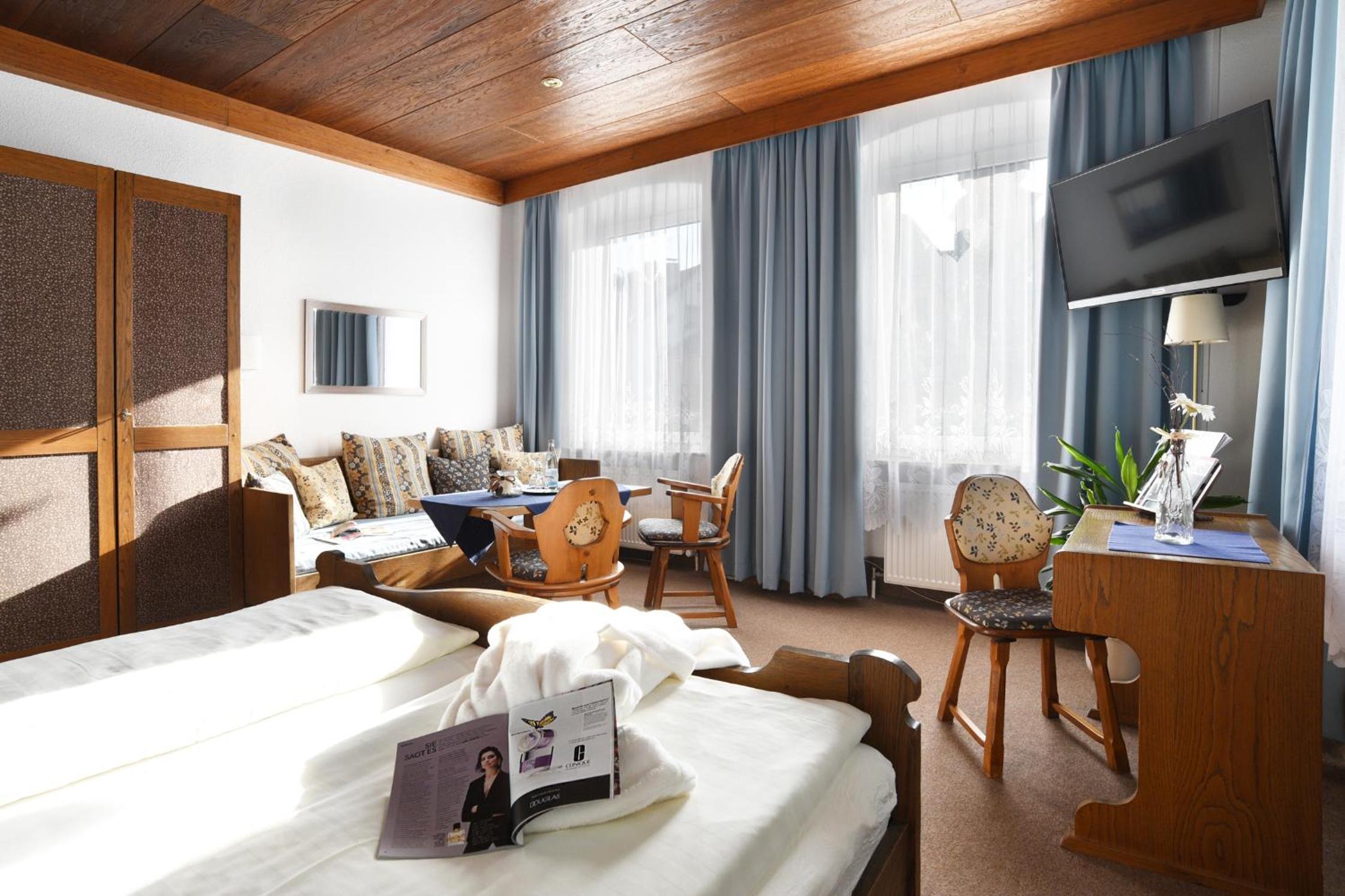 Double Room - Photo 9