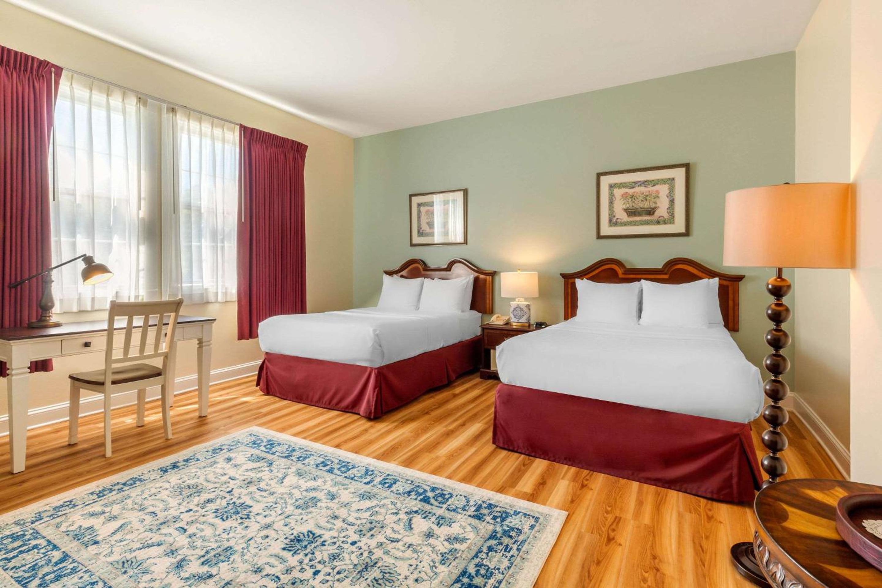 Double Room with Two Double Beds - Non-Smoking - Photo 1