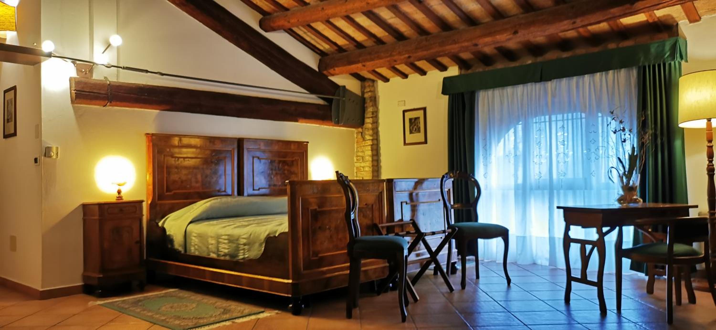 Deluxe Suite - Photo 2
