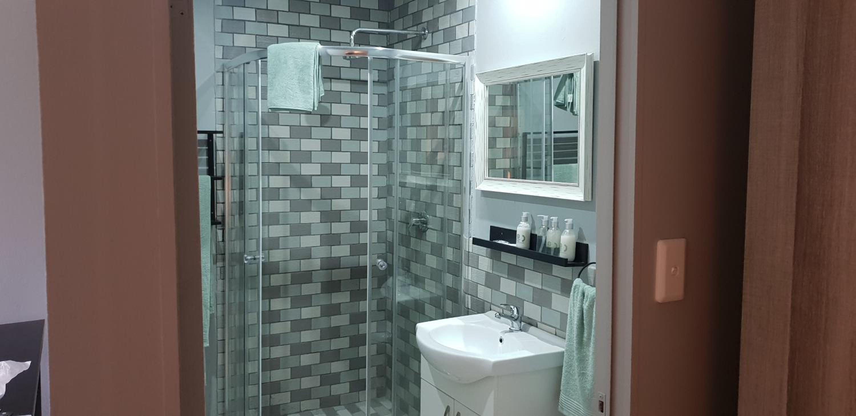 Large Double or Twin Room photo 3