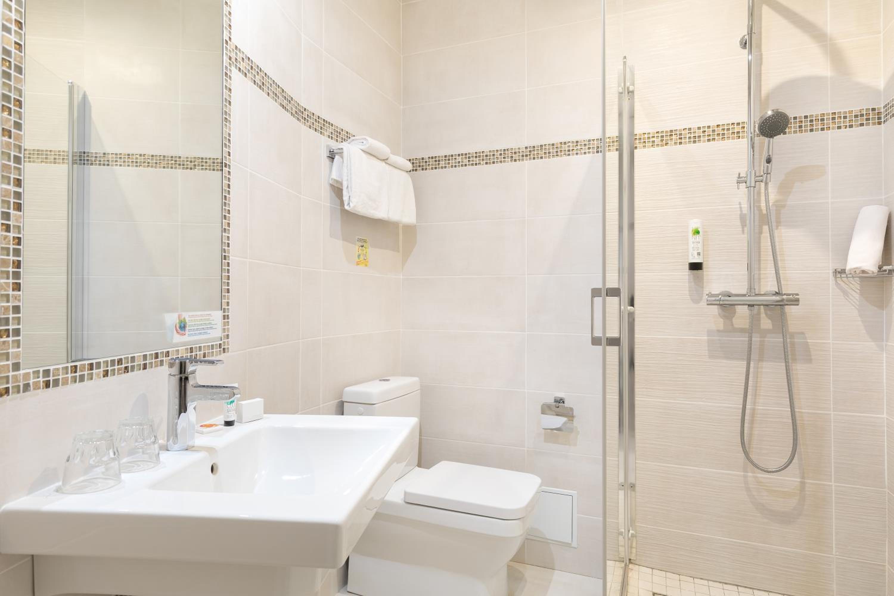 Classic Double Room - Photo 4