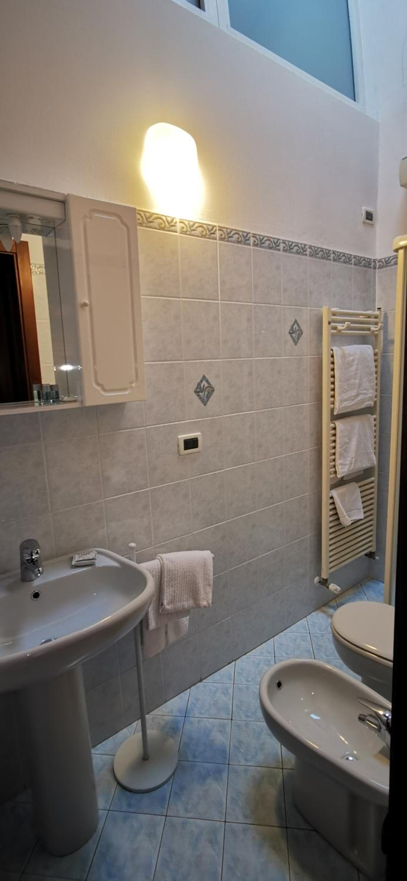 Double Room - Photo 6