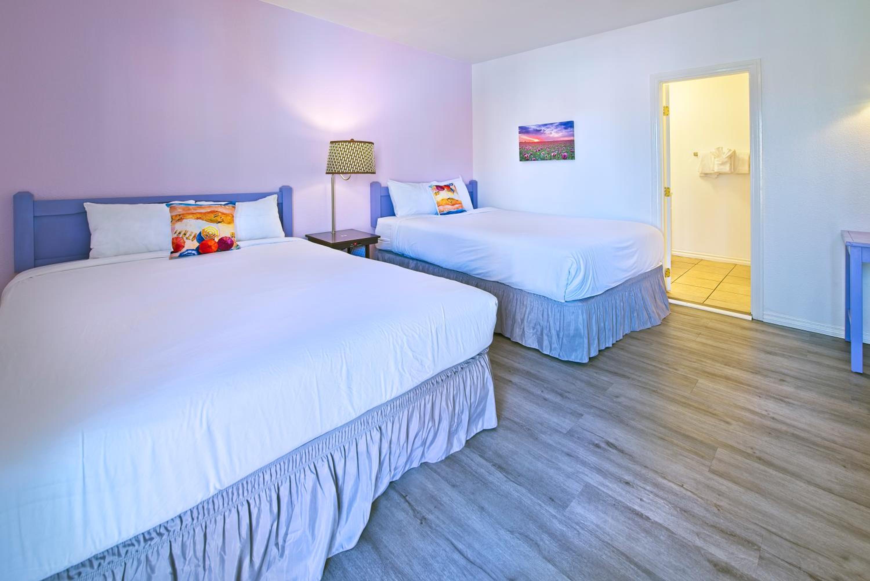 Single Room with Two Doubles photo 3