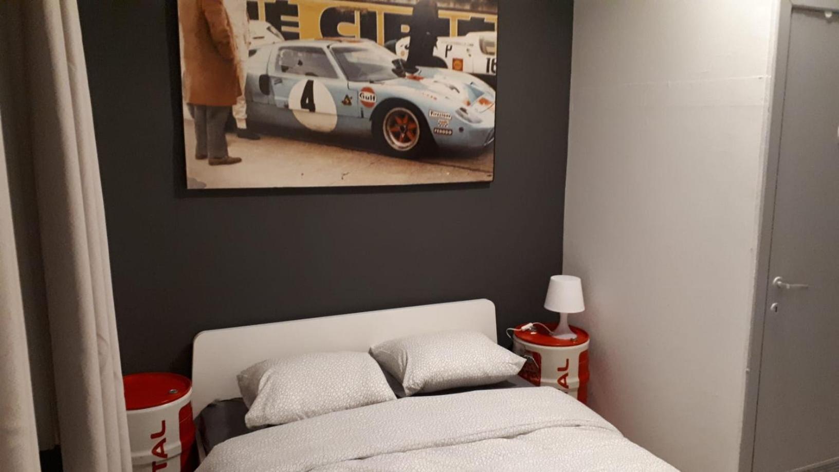 One-Bedroom Apartment - Photo 1