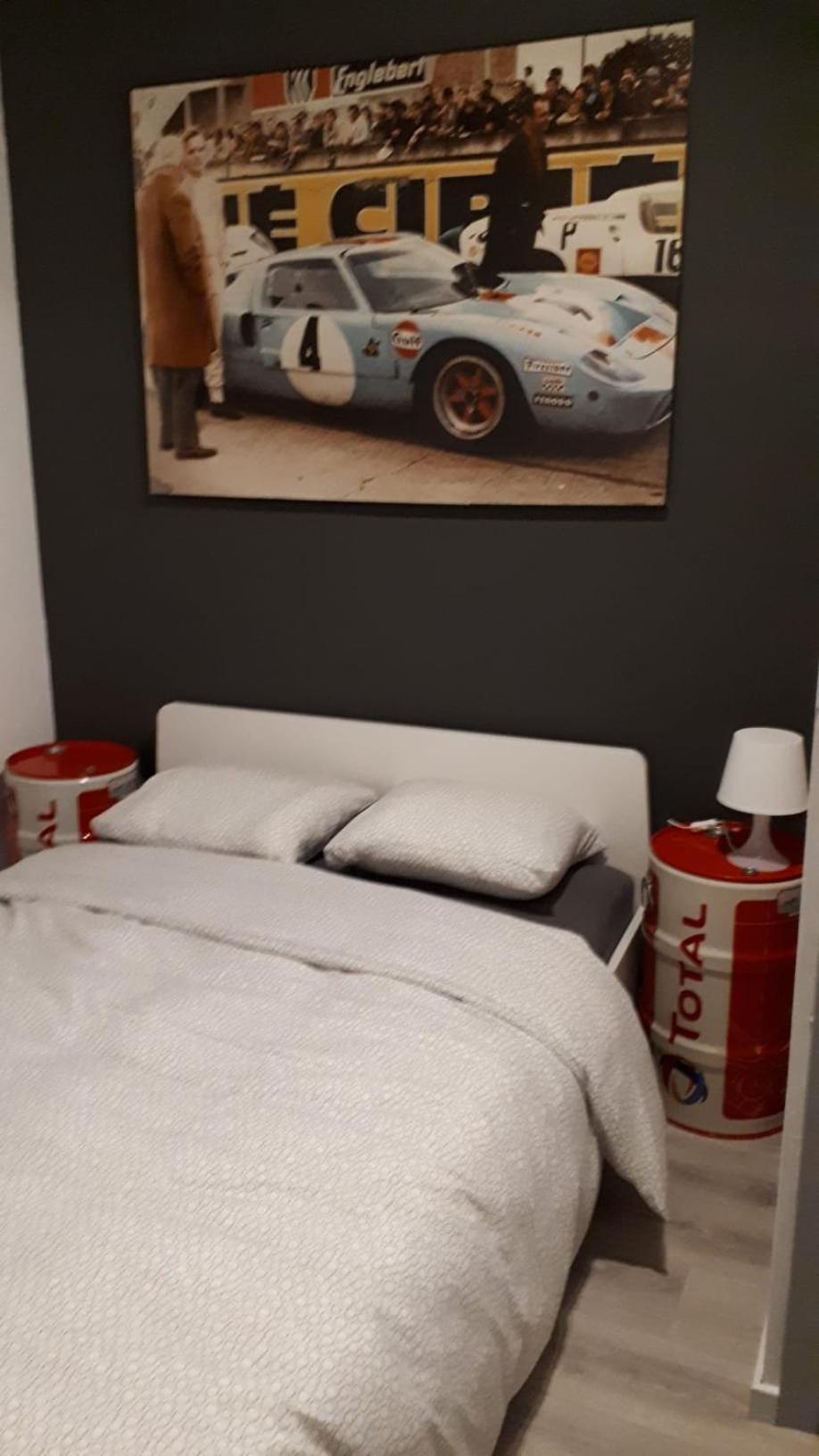 One-Bedroom Apartment - Photo 8