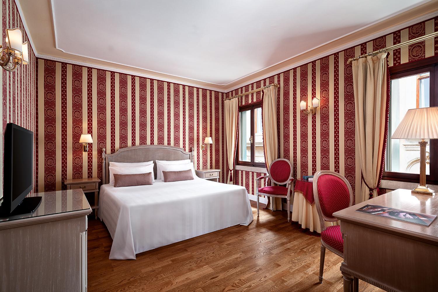 Deluxe Double Room with Extra Bed photo 1