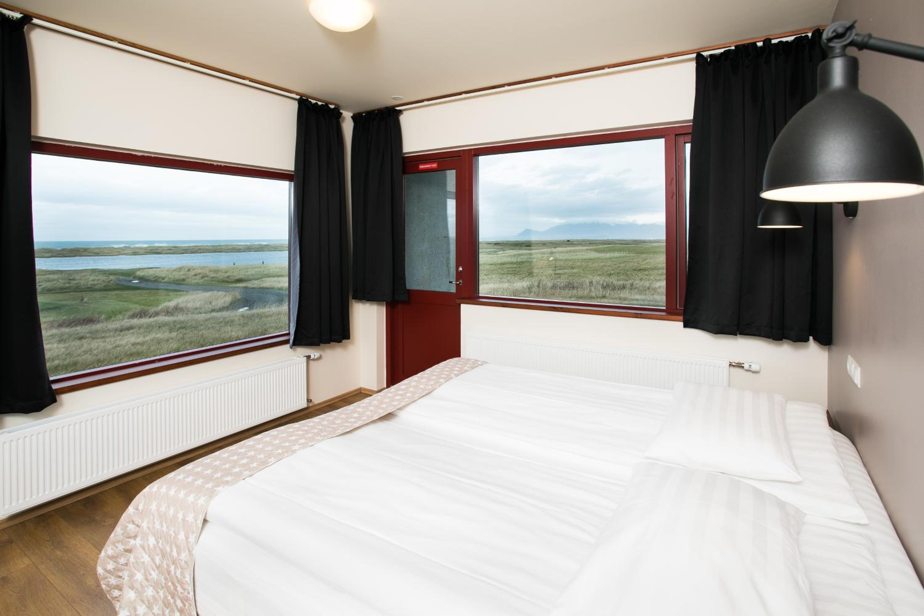 Large Double Room with Glacier and Sea View - Photo 3
