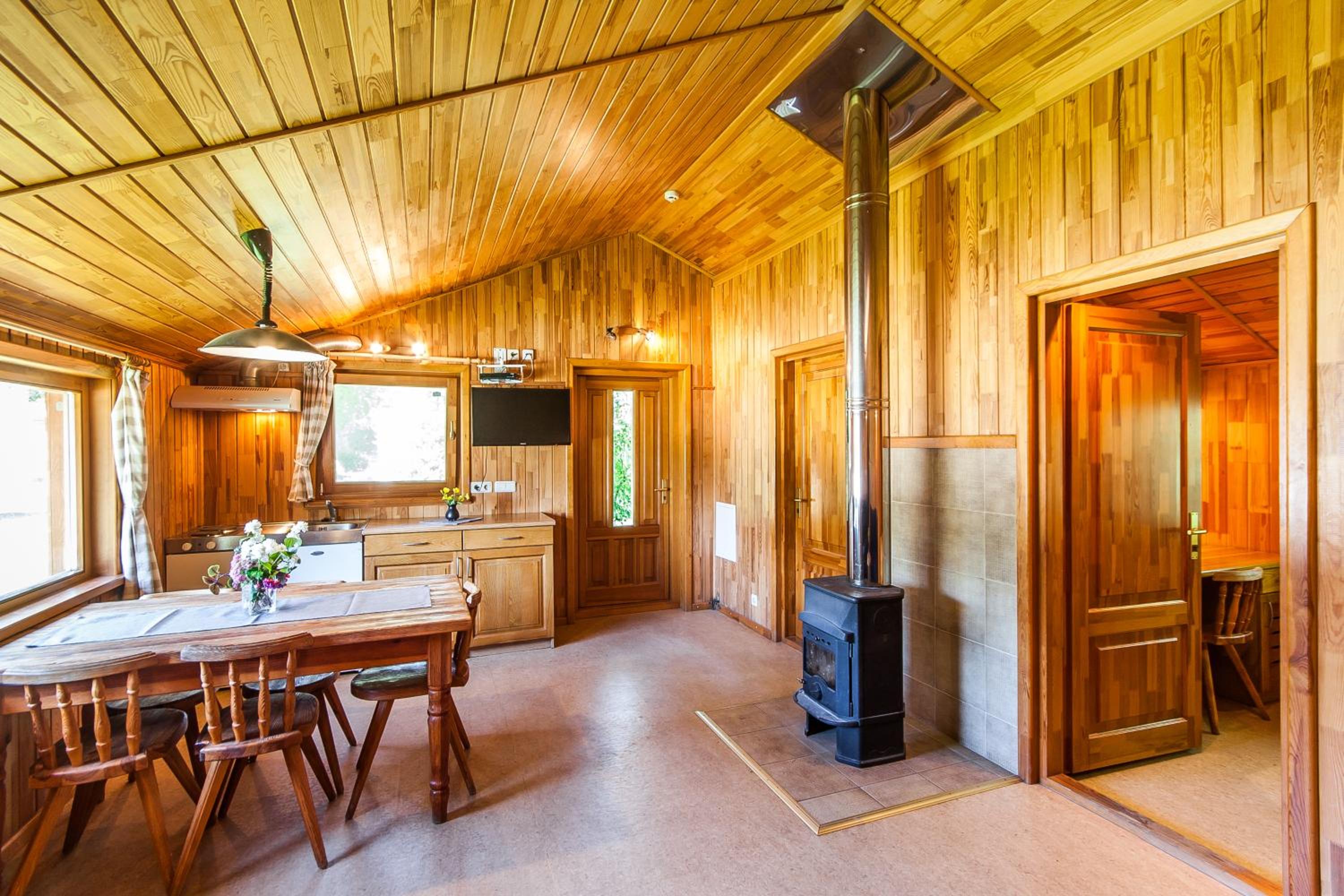 One-Bedroom House - Photo 2