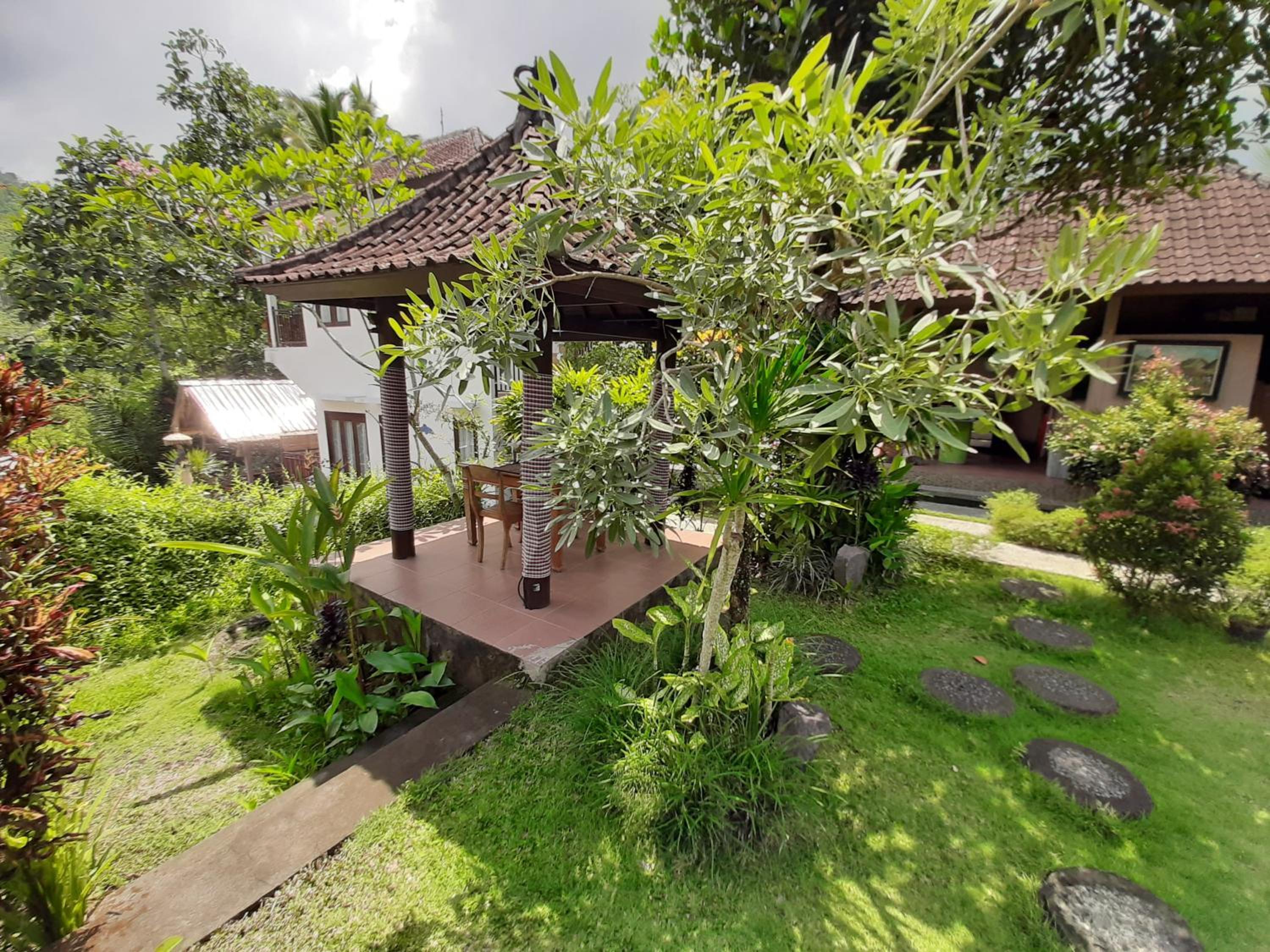 Family Room with Garden View - Photo 75