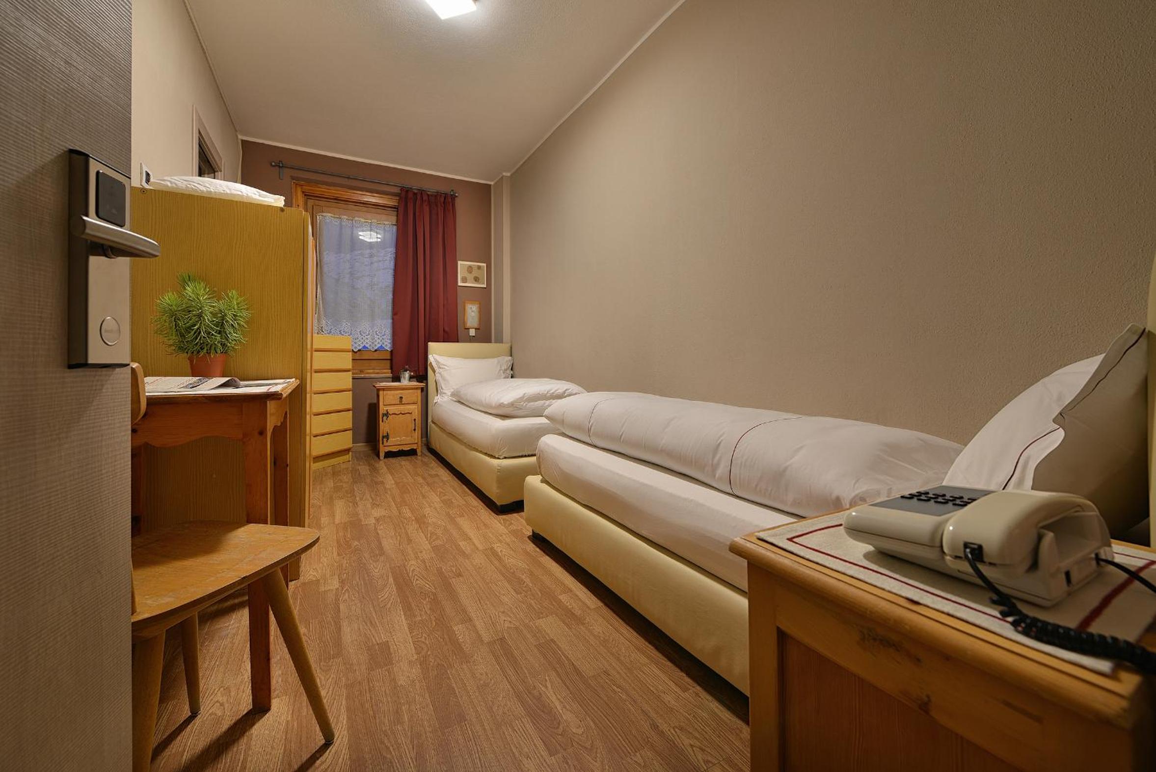 Economy Twin Room photo 1