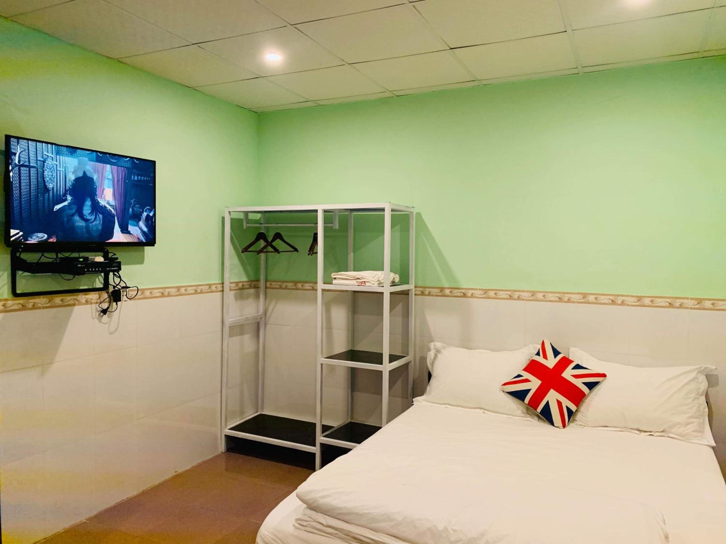 Large Single Room