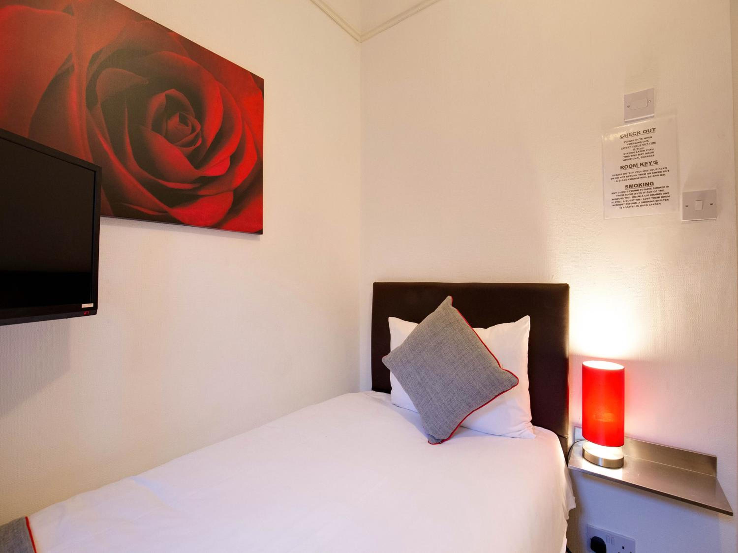 Single Room photo 2