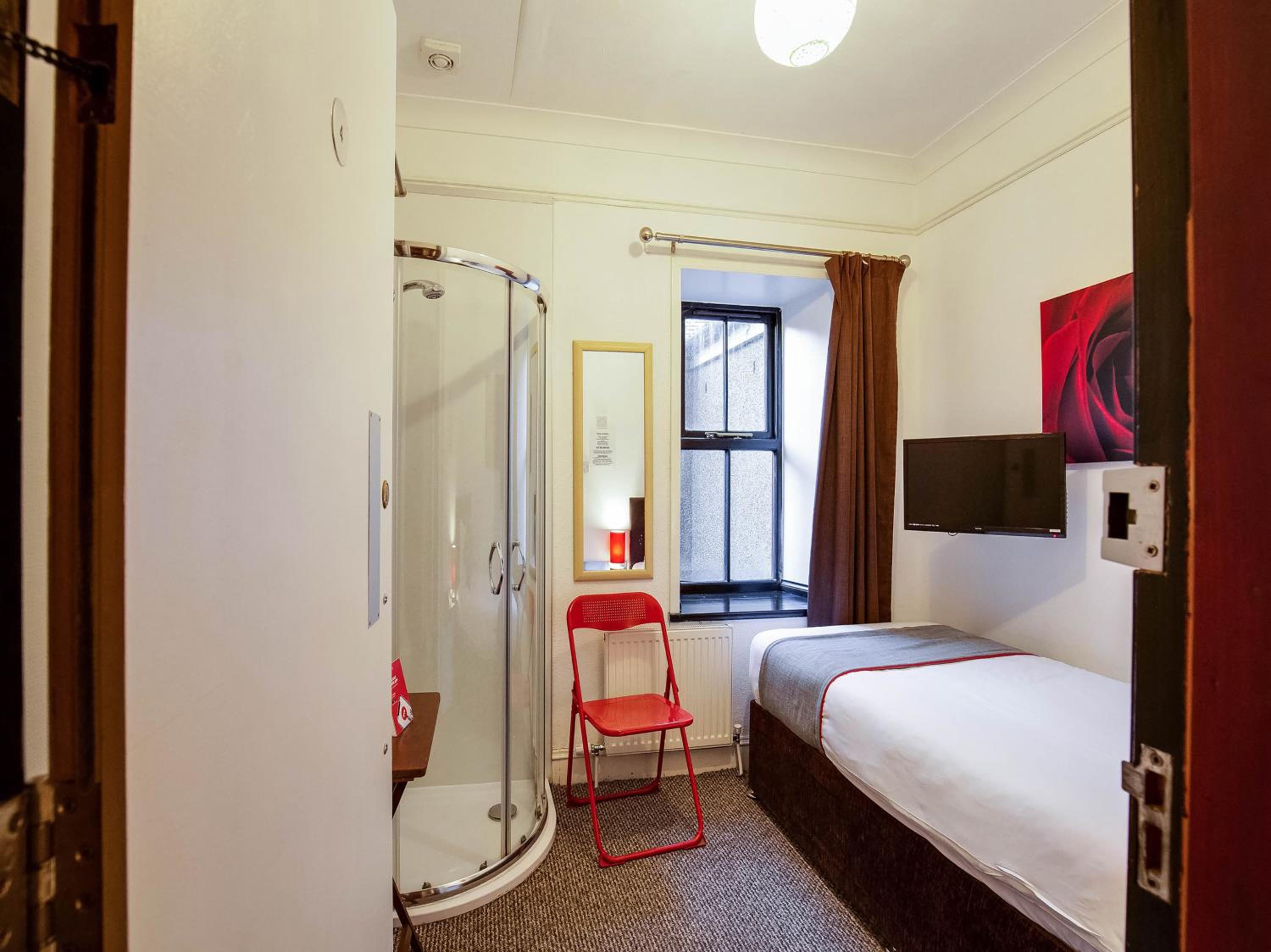 Single Room photo 3