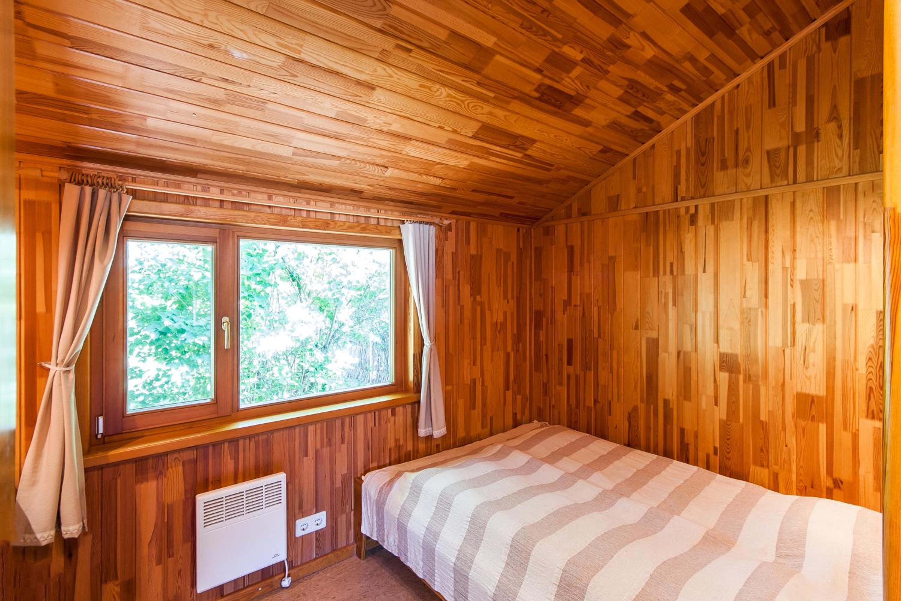 One-Bedroom House - Photo 3
