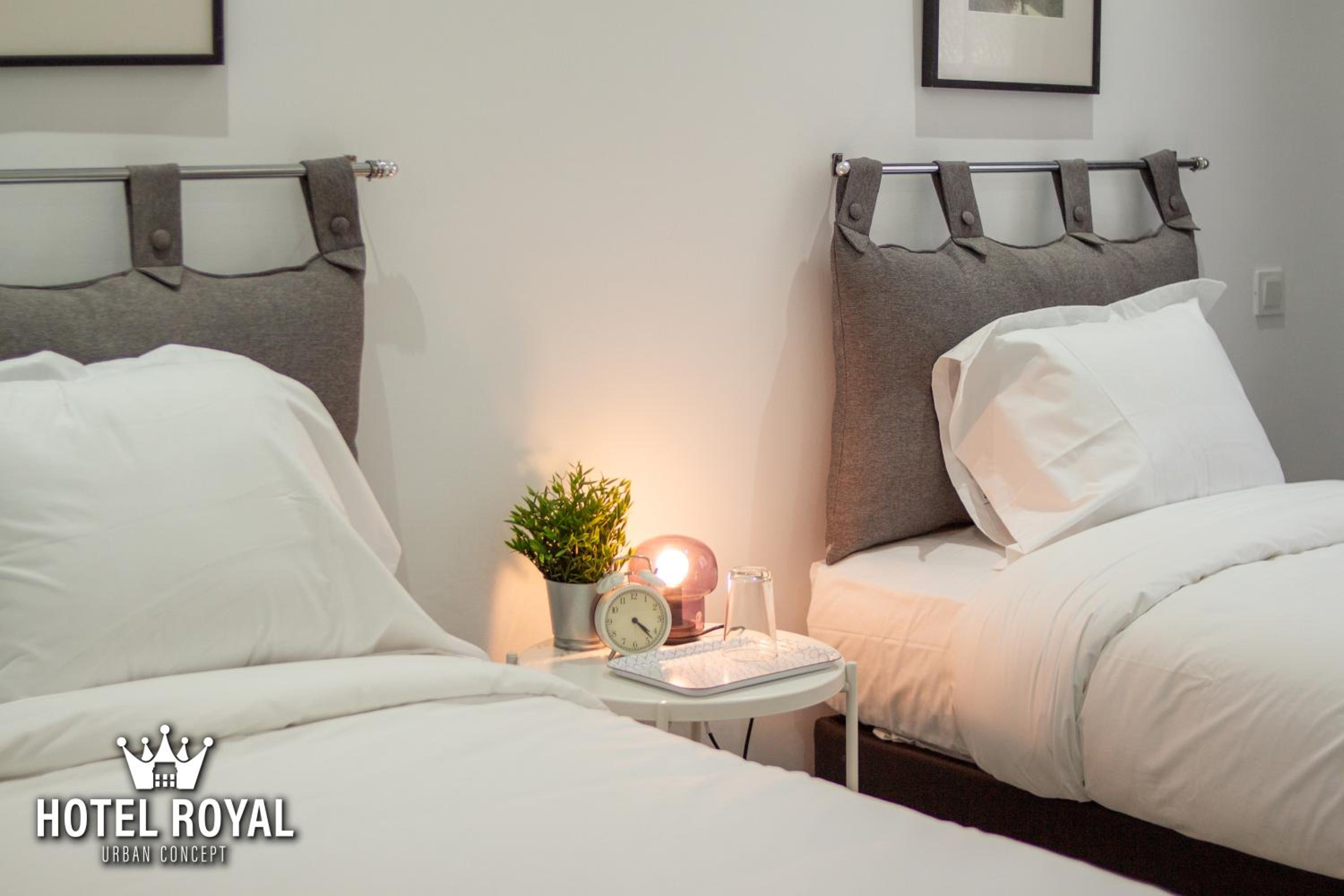 Double or Twin Room - Photo 12