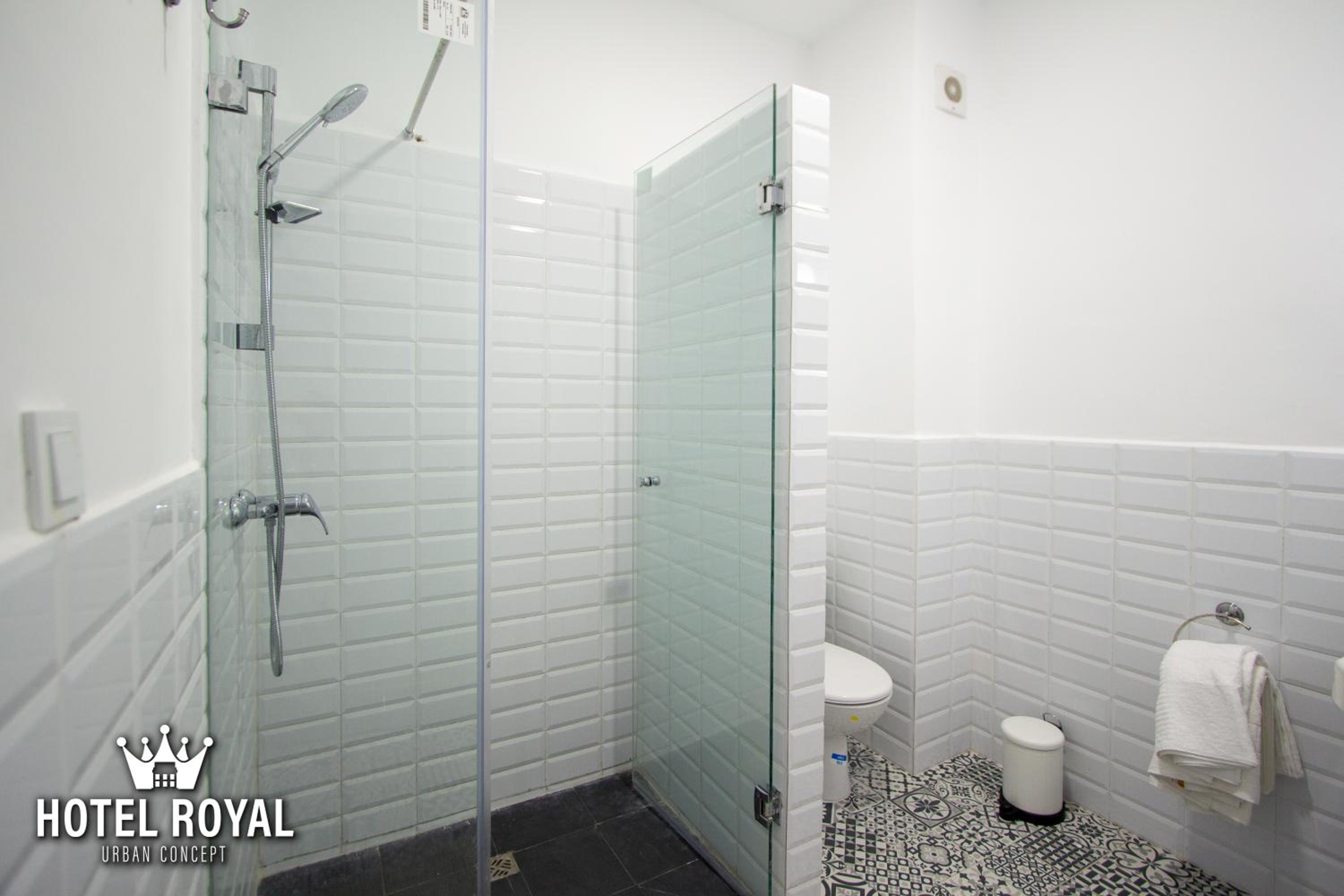 Double Room - Photo 8