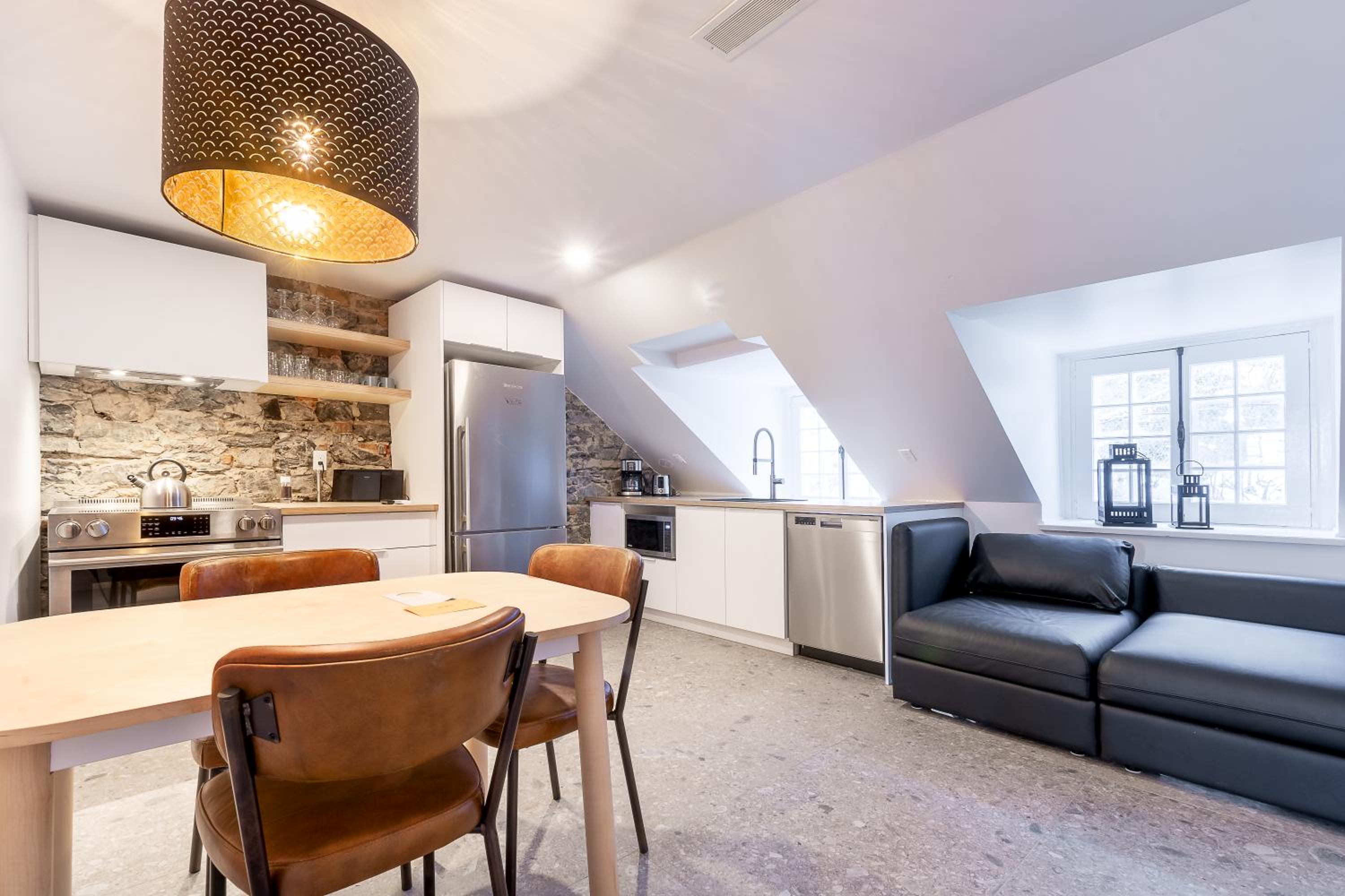 One-Bedroom Penthouse P401 thumbnail 6