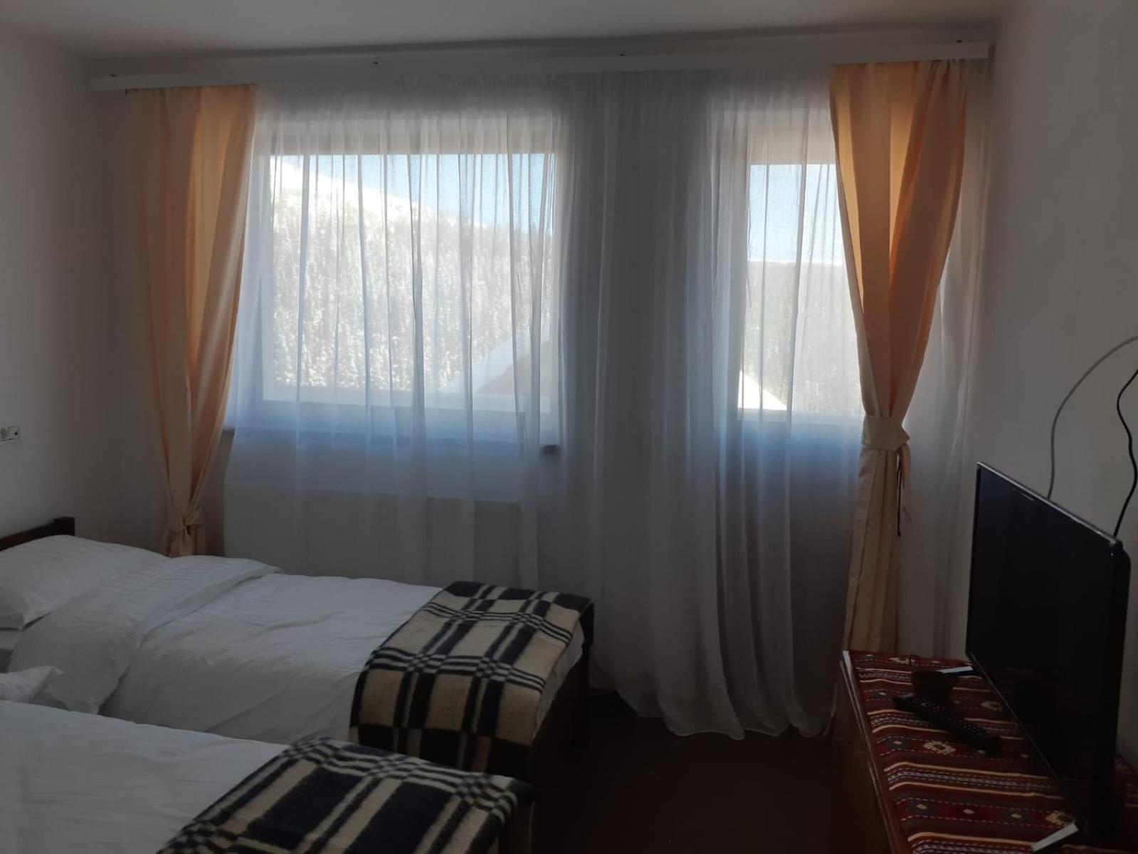 Deluxe Double or Twin Room - Photo 8