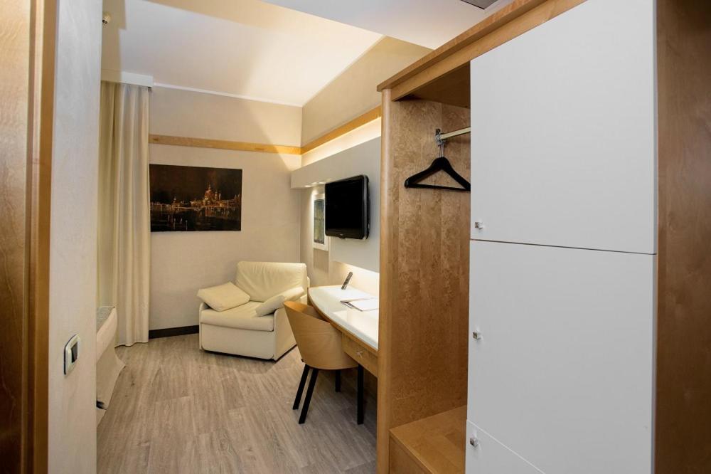 Classic Double Room - Photo 3