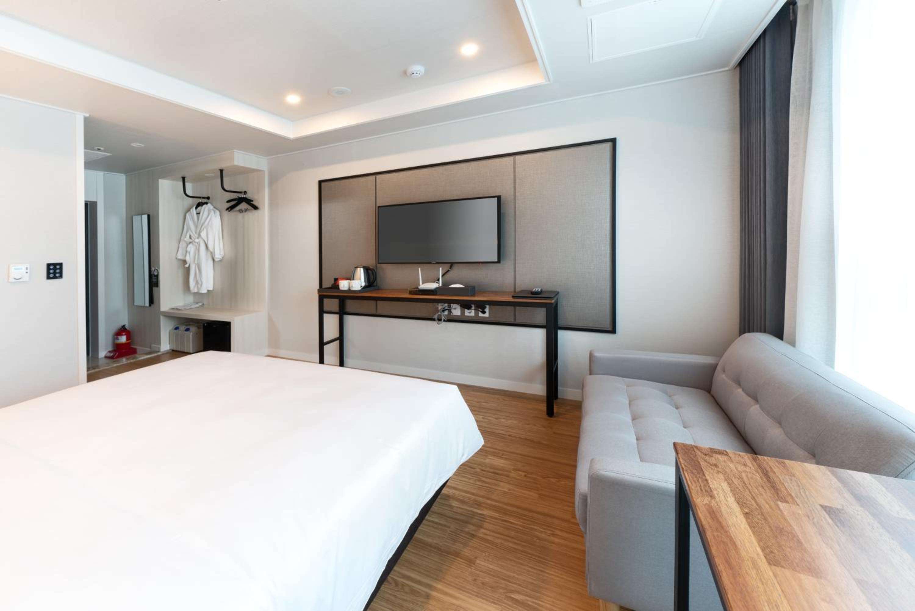 Double Room - Photo 5