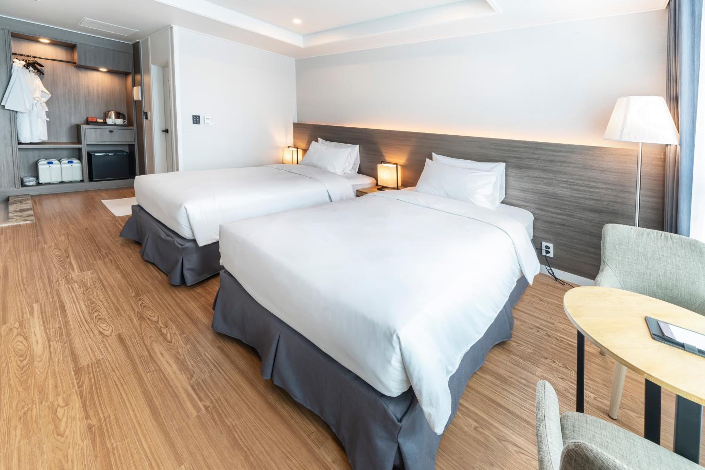 Twin Room - Photo 6
