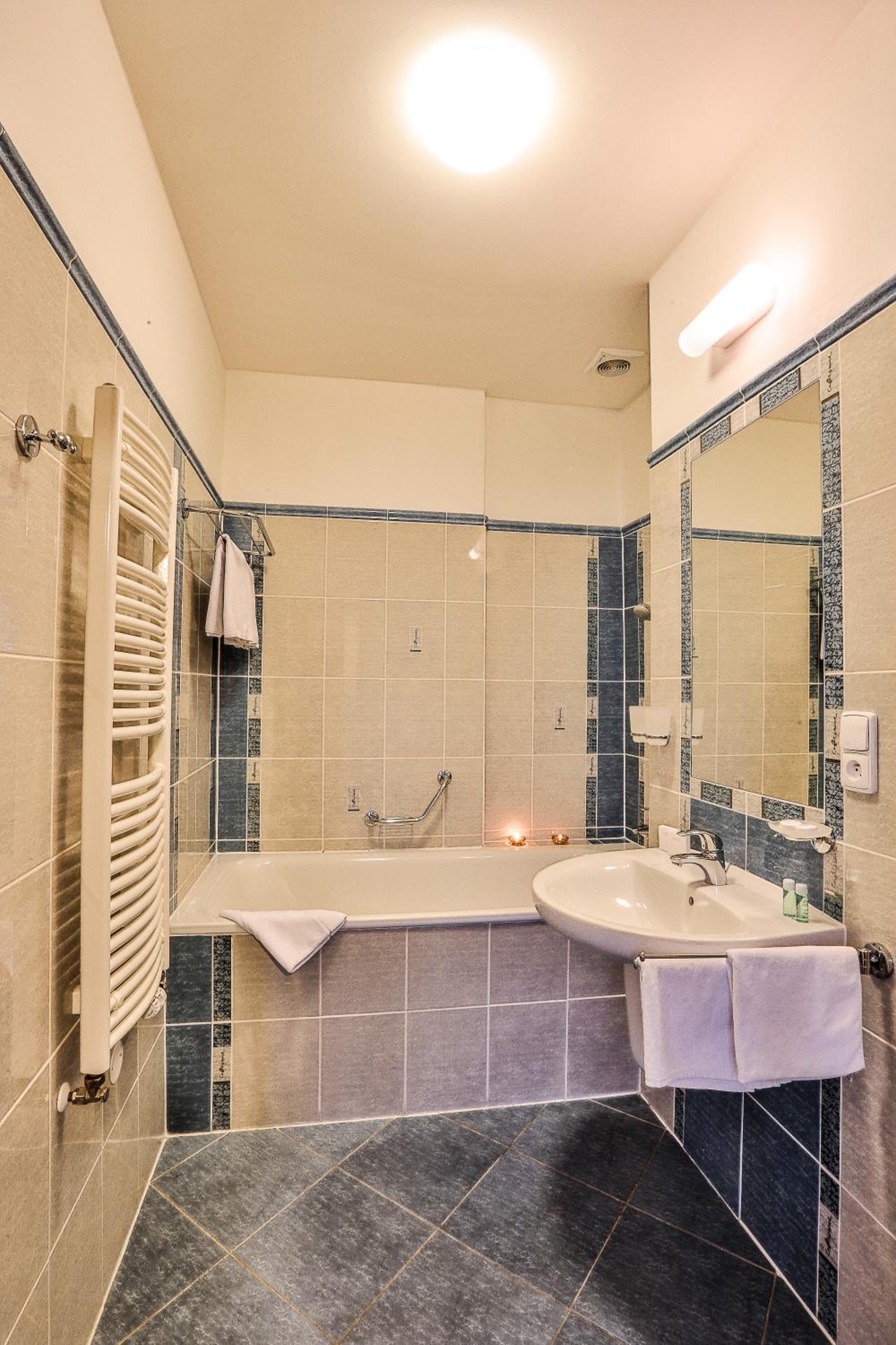 Double Or Twin Room With Extra Bed