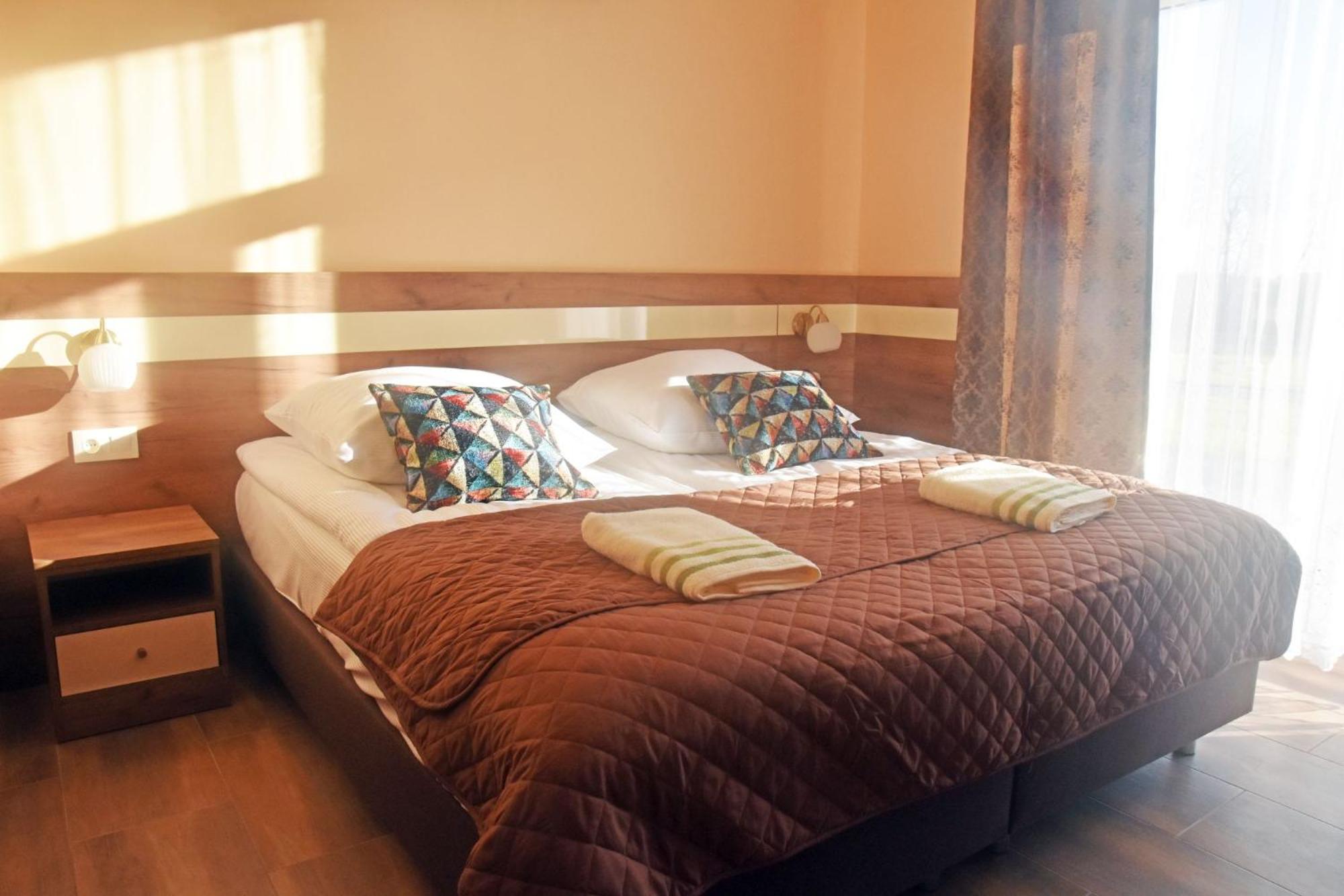 Twin Room - Disability Access photo 1