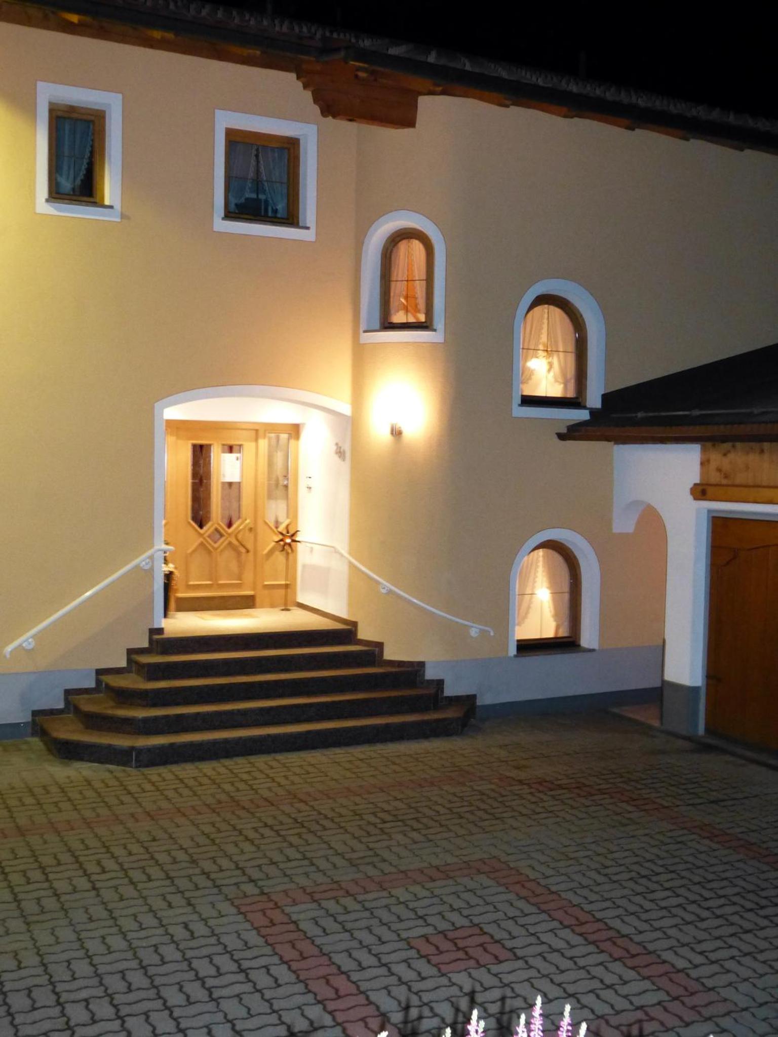 Two-Bedroom Apartment with Balcony and Terrace photo 3