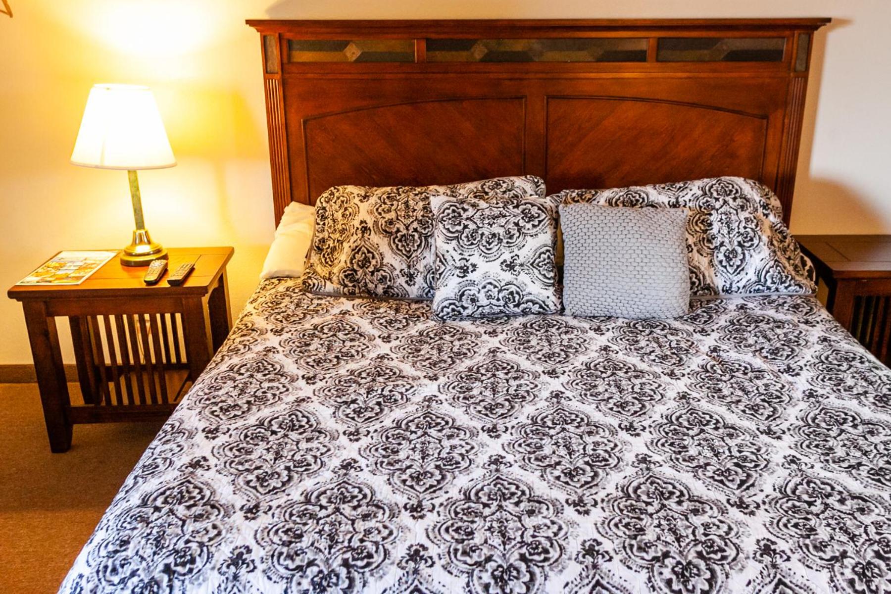 Deluxe King Room photo 2