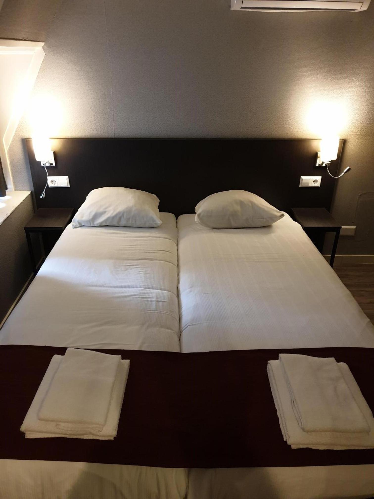 Economy Twin Room without Window photo 1