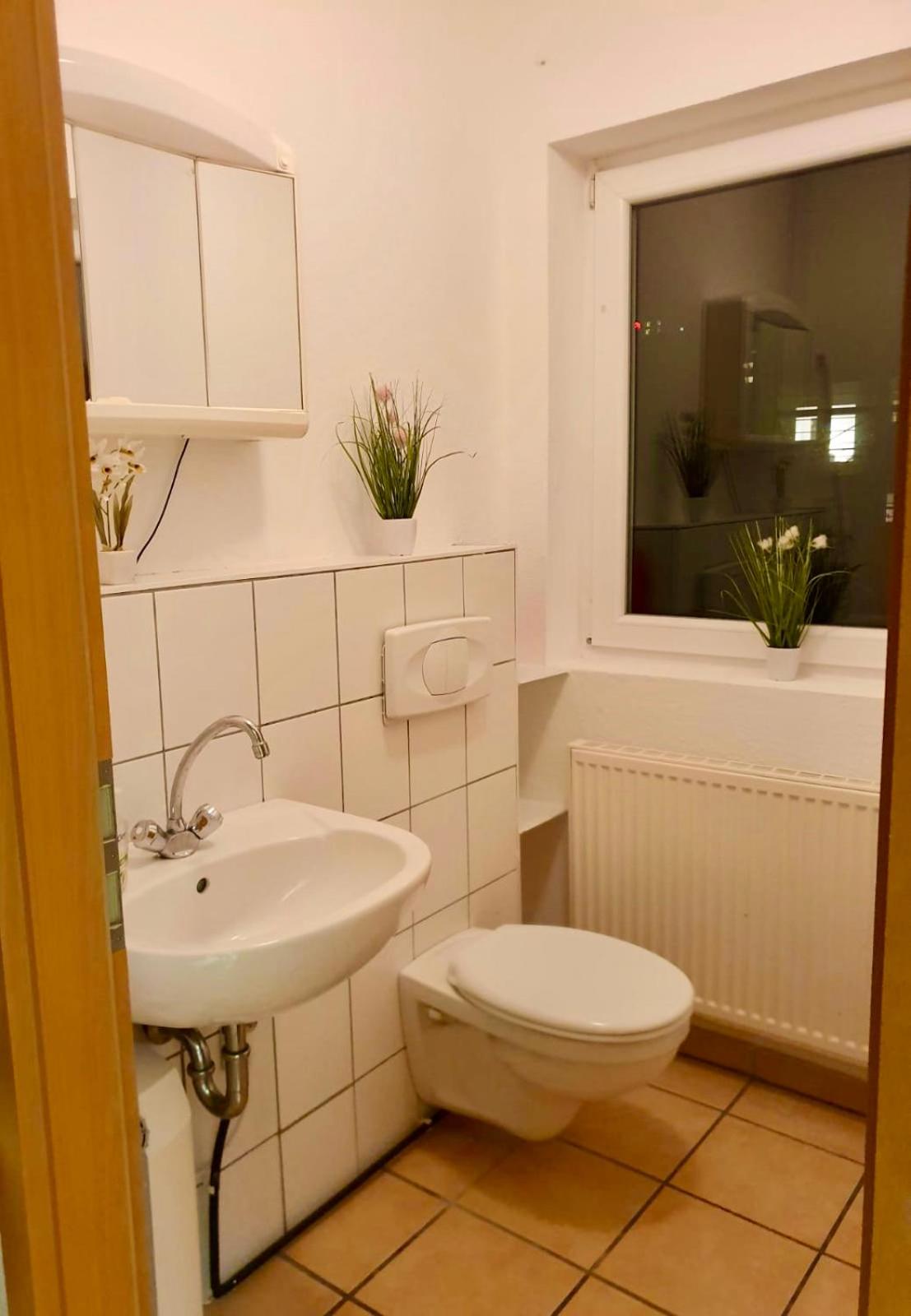 Two-Bedroom Apartment with Balcony - Photo 6