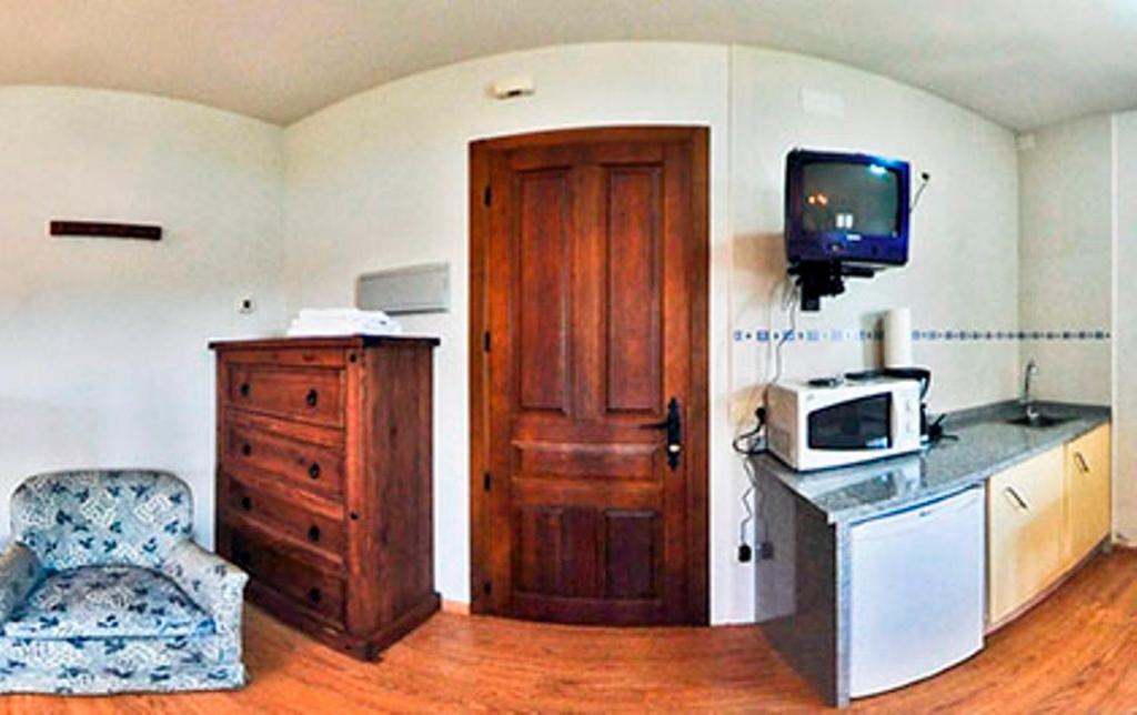One-Bedroom Apartment photo 2