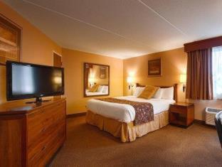 King Room With Roll-In Shower - Mobility Accessible/Non-Smoking photo 2