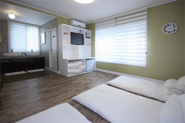 Triple Room - Photo 13