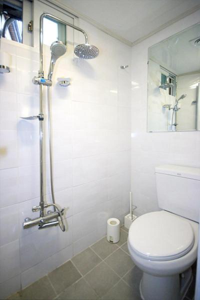 Twin Room - Photo 20
