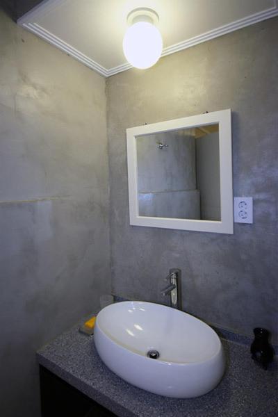 Twin Room - Photo 24