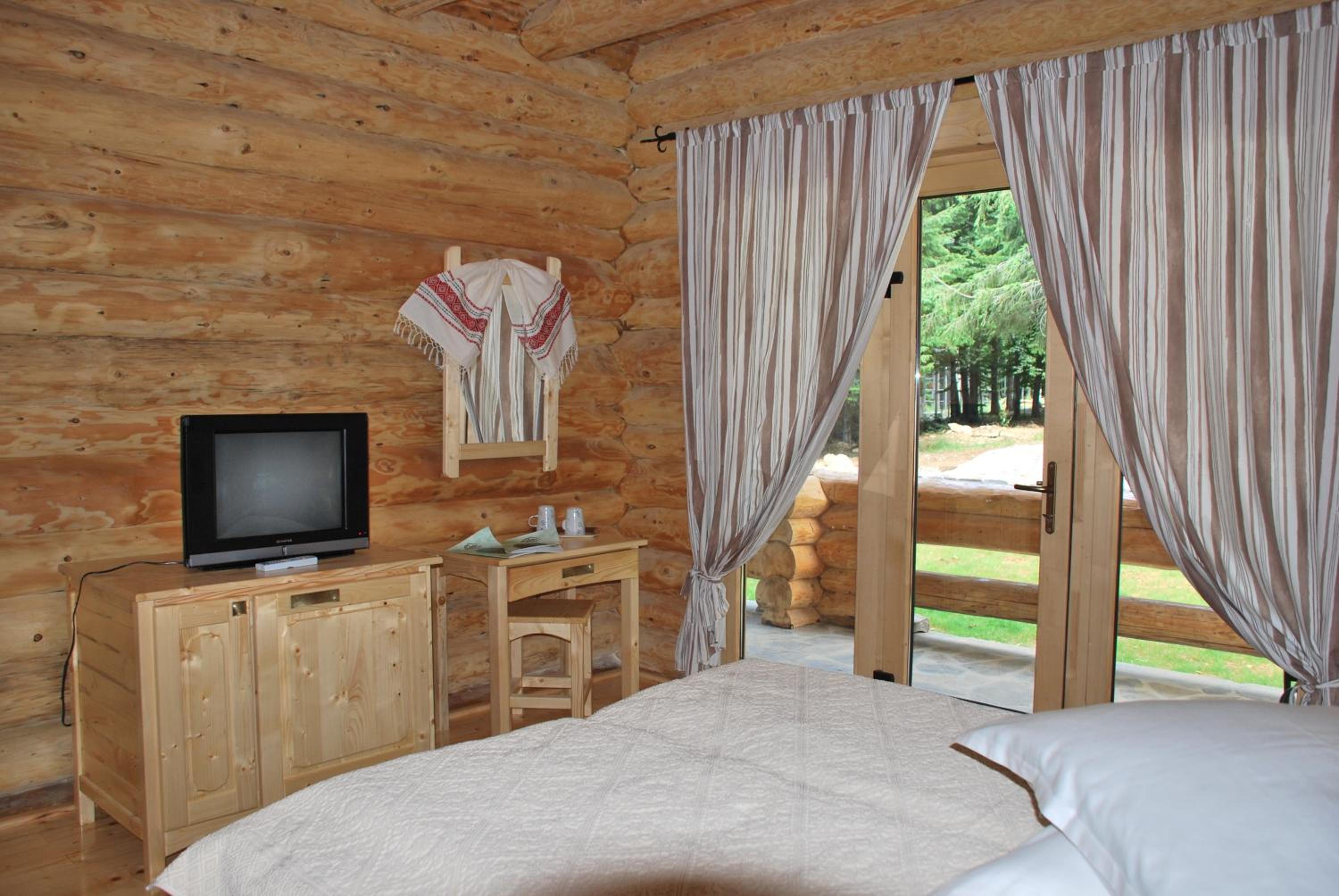 Double Room with Balcony - Photo 4