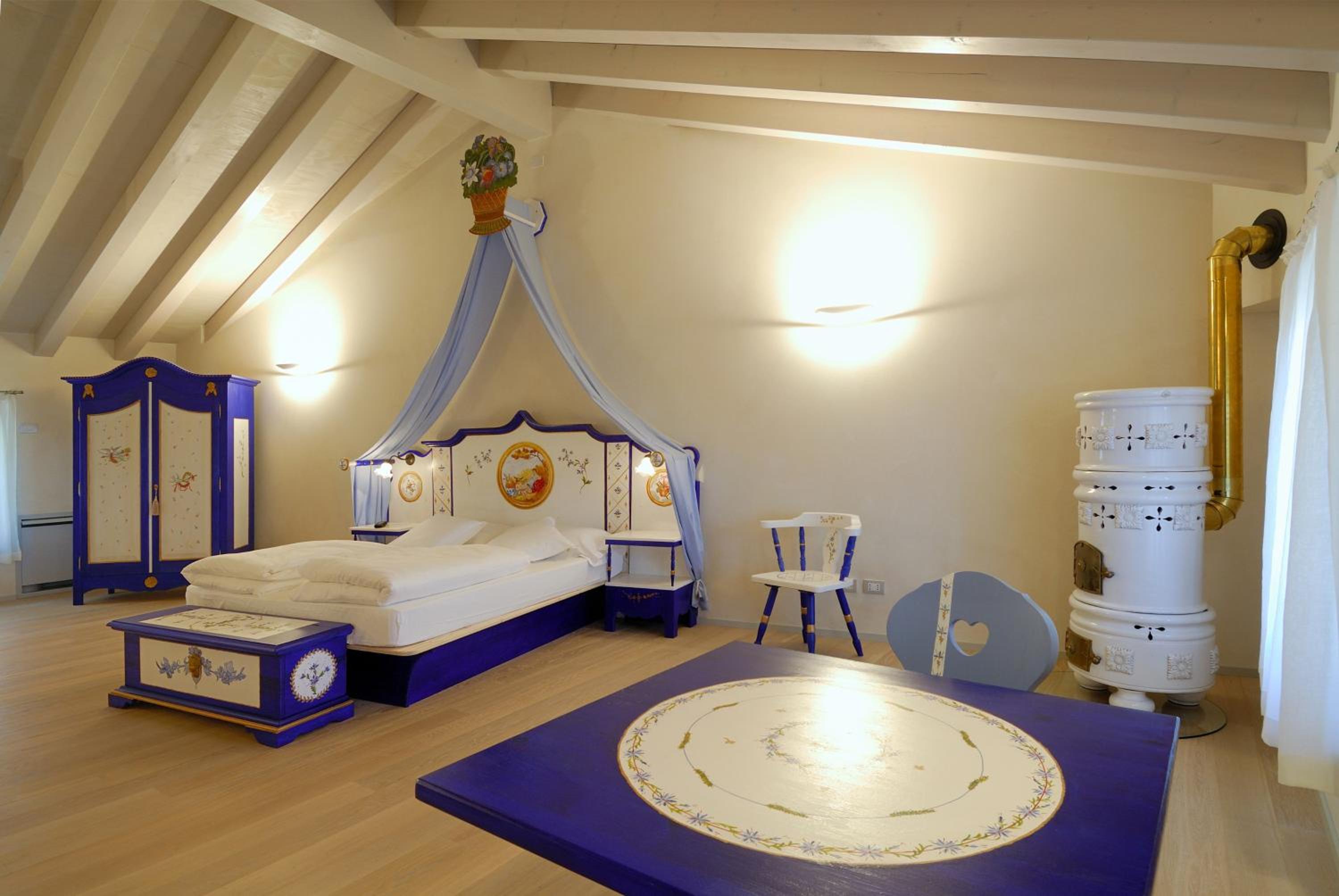 One-Bedroom Apartment - Photo 9
