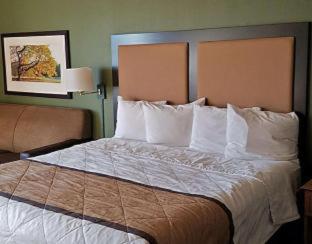 1 Queen Bed | Non-Smoking, Kitchen - Photo 4
