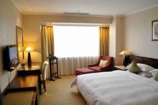 Executive Suite - Photo 5