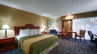 Large Queen Room with Two Queen Beds - Non-Smoking - Photo 1