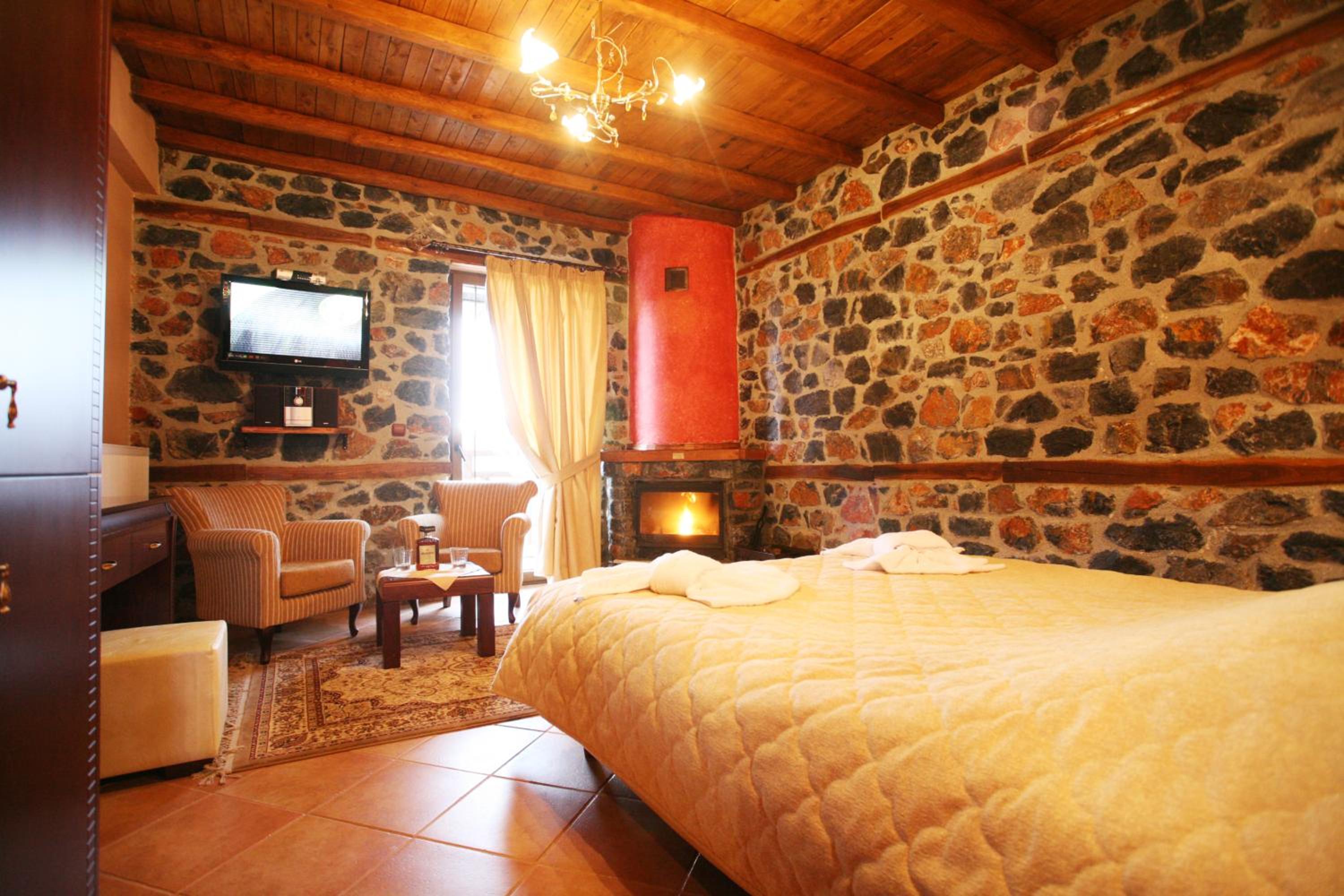 Deluxe Double Room with Mountain View