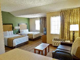 Queen Studio with Two Queen Beds and Sofa Bed photo 1