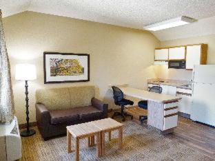 Queen Studio with Two Queen Beds and Sofa Bed photo 3