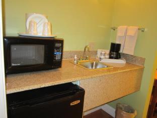 Queen Room - Non Smoking - Photo 3